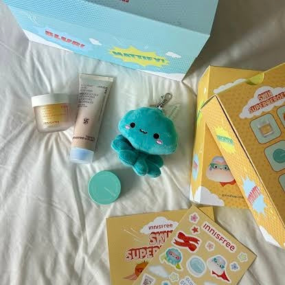 Custom plushie featuring Innisfree Canada branding, part of the Pinlord sustainable beauty influencer campaign.