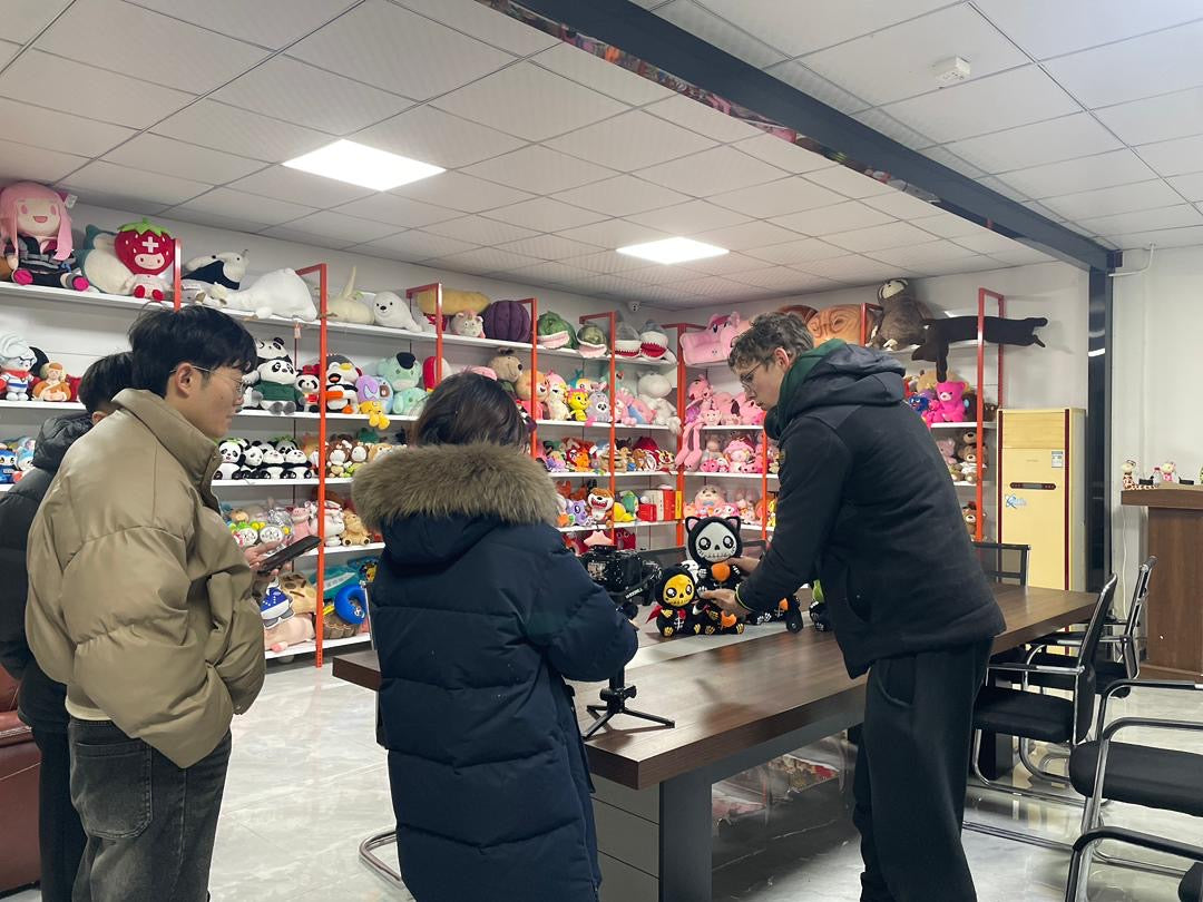 Private factory tour at Pinlord.com showing factory interiors and guided experience for visitors.