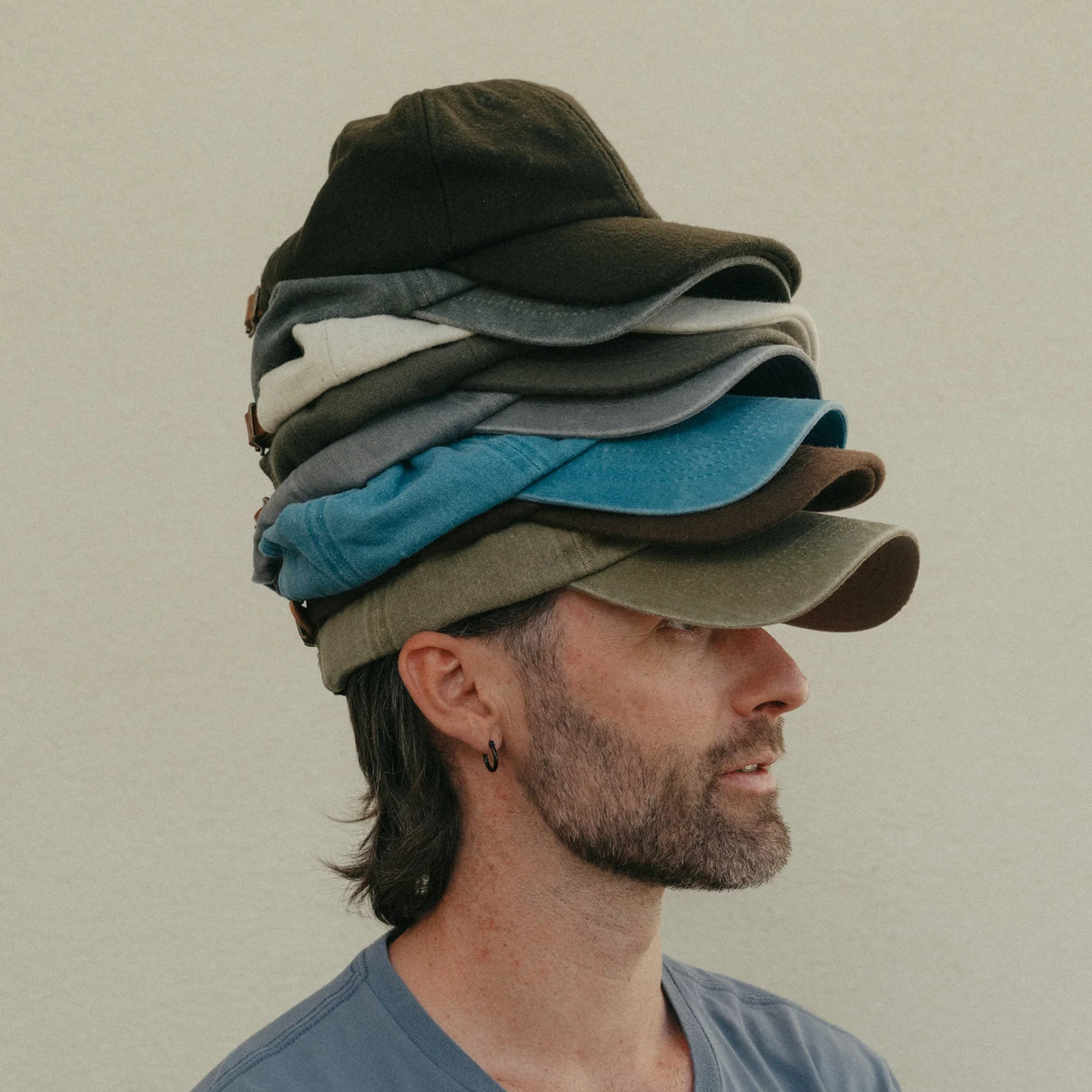 Pinlord.com Lift Down hat, a stylish black hat with a sleek design, perfect for fashion and casual wear.