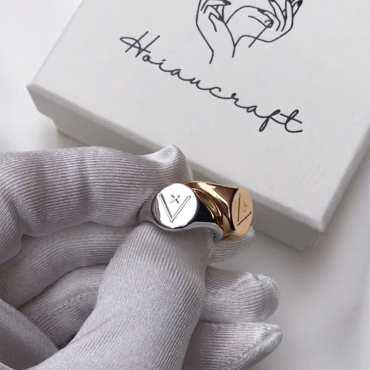 Custom Signet Rings - Pinlord.com