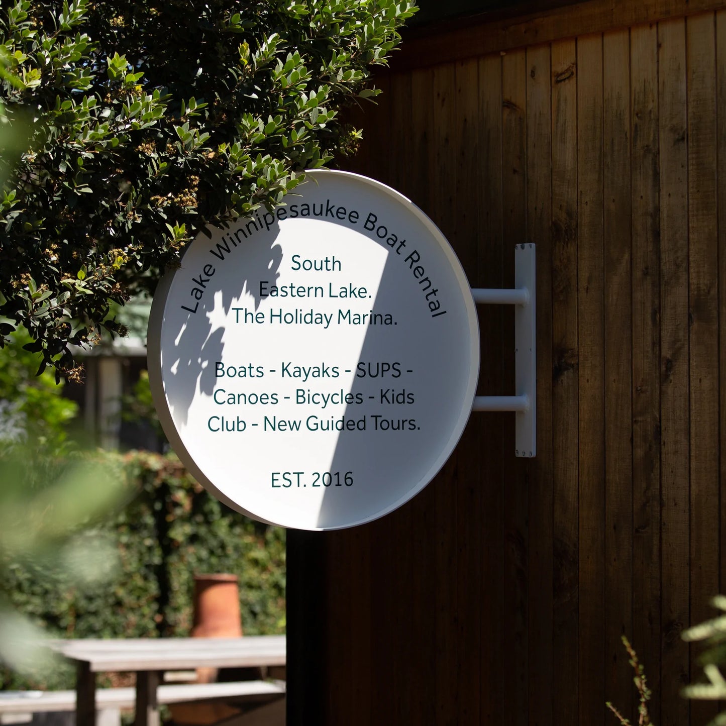Custom Signage - Pinlord.com